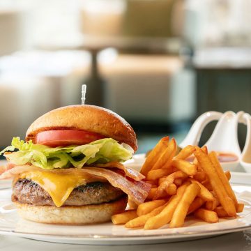 ダイニングクレジットはホテル内レストランやルームサービスでご利用いただけます