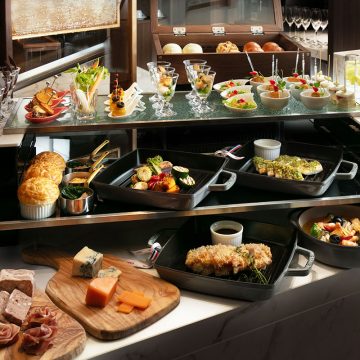 エスパシオラウンジでは地元の素材を活かした朝食やオードブルをご用意