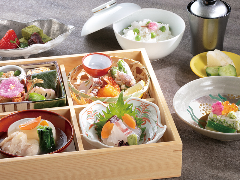 ［平日限定］<br>〈昼席〉松花堂弁当（旬のデザート＆コーヒー付）