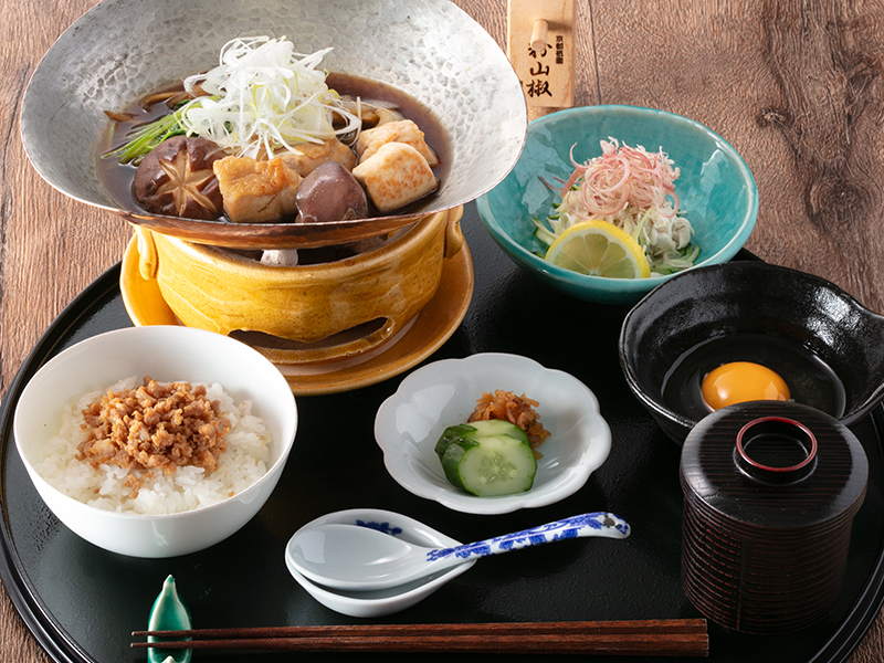 ［平日限定］<br>名古屋コーチンを使った<br>名古屋コーチン ひきずり鍋膳