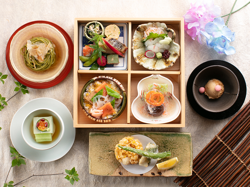 ［平日限定］<br>〈昼席〉水無月 松花堂弁当