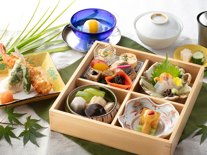［平日限定］<br>〈昼席〉葉月 松花堂弁当