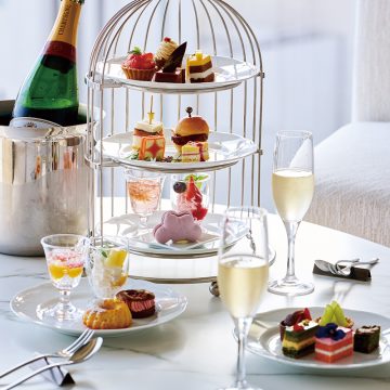 アフタヌーンには美しいスイーツを