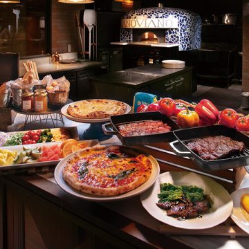 朝食は多彩なメニューをブッフェスタイルで