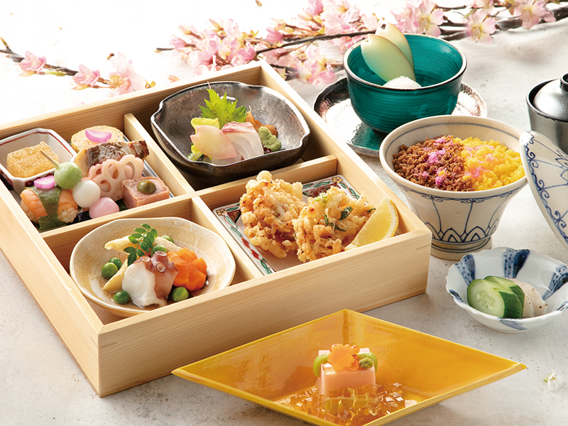 ［平日限定］<br>〈昼席〉松花堂弁当（旬のデザート＆コーヒー付）