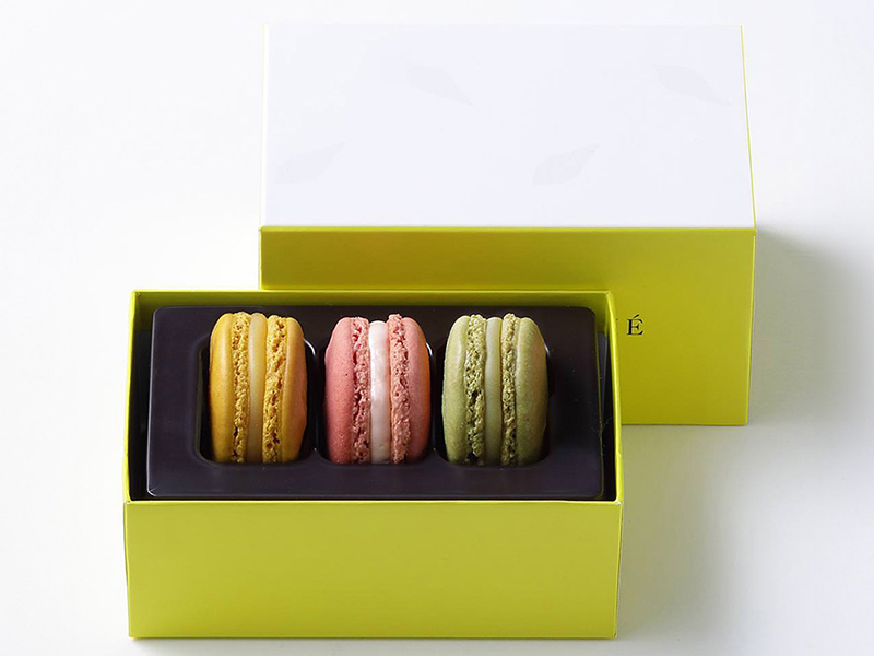〈ピエール・エルメ・パリ〉<br>マカロン 3個詰合わせ