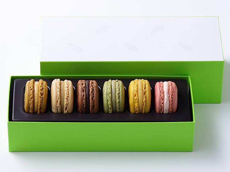 〈ピエール・エルメ・パリ〉<br>マカロン 6個詰合わせ